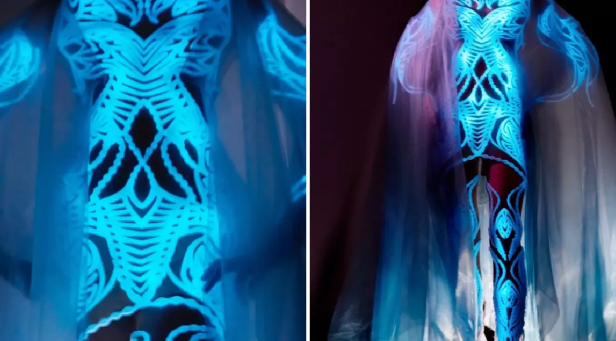 Rochie confecționată din 125 de milioane de alge bioluminescente