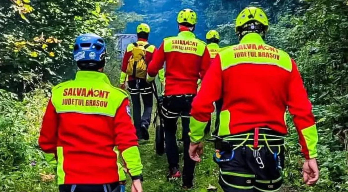 Salvmontiștii au plecat pe jos. Foto Facebook Salvamont Brașov