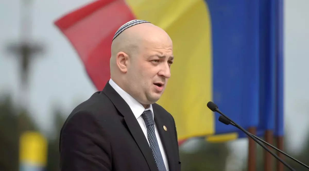Silxiu Vexler a primit Ordinul Național pentru Merit în grad de Cavaler în octombrie 2020, de la fostul președinte Klaus Iohannis