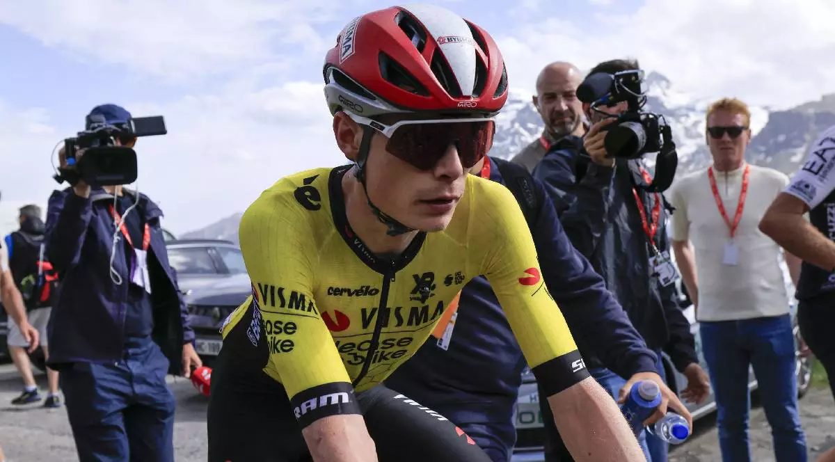 Jonas VINGEGAARD, în timpul Criterium du Dauphine 2025, eveniment ciclist, Etapa 8, Val-d Arc > Val-Cenis - Plateau du Mont-Cenis (133,3 km) pe 15 iunie 2025 în Val-Cenis, Franța, în timpul Criterium du Dauphine 2025 - Etapa 8, cursă de ciclism stradal în Franța, Franța, 15 iunie 2025
