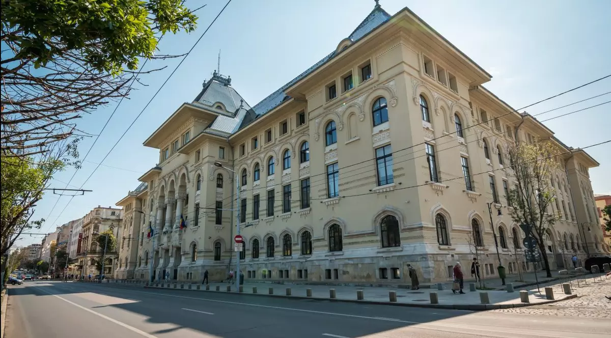 Cine ar c&acirc;&#537;tiga alegerile la Prim&#259;ria Capitalei dintre Piedone, Ciucu, B&#259;lu&#539;&#259; &#537;i Drul&#259; &ndash; Sondaj CURS. &#536;i PNL a prezentat un sondaj