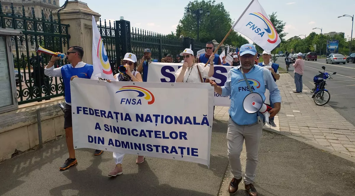 Protest Federația Națională a Sindicatelor din Administrație. Foto Facebook