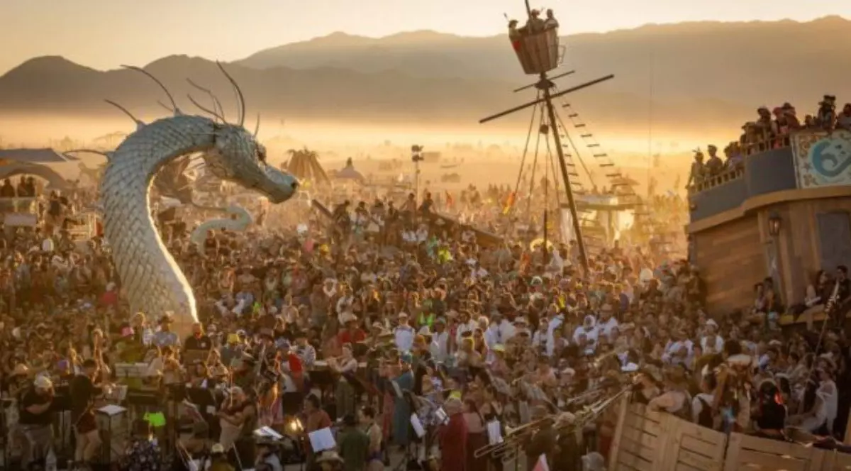 Femeia a născut la festival, în deșertul Nevada.