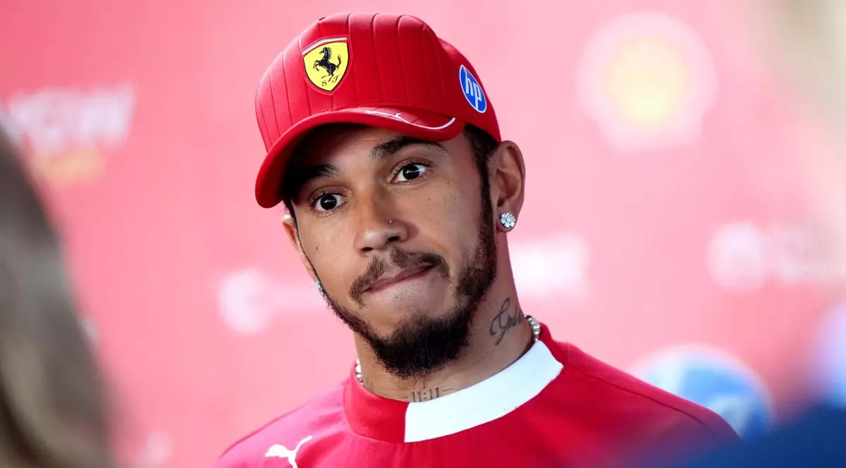 Lewis Hamilton de la echipa Ferrari participă la o conferință de presă la Hungaroring, înaintea Marelui Premiu al Ungariei de Formula 1, august 2025