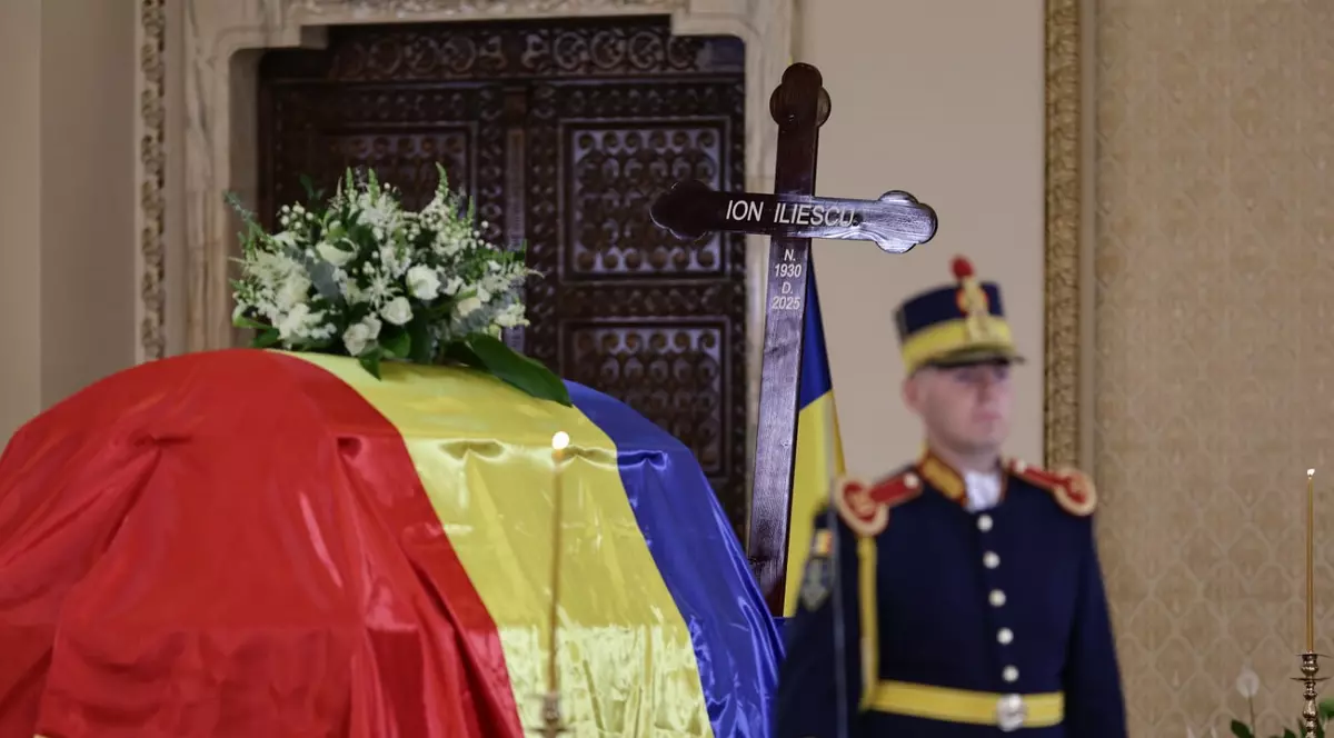Ion Iliescu și crucea de la Palatul Cotroceni FOTO Vlad Chirea