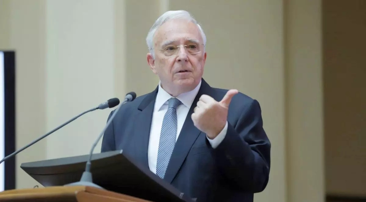 Cre&#537;terea salariului minim: ce spune Mugur Is&#259;rescu despre rom&acirc;nii s&#259;raci, afecta&#539;i de TVA