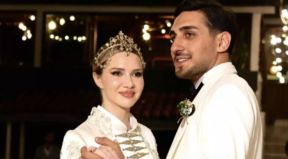 Otilia Bilionera s-a căsătorit cu Bekir Ali. Nunta respectă mai multe tradiții turcești și ține două zile