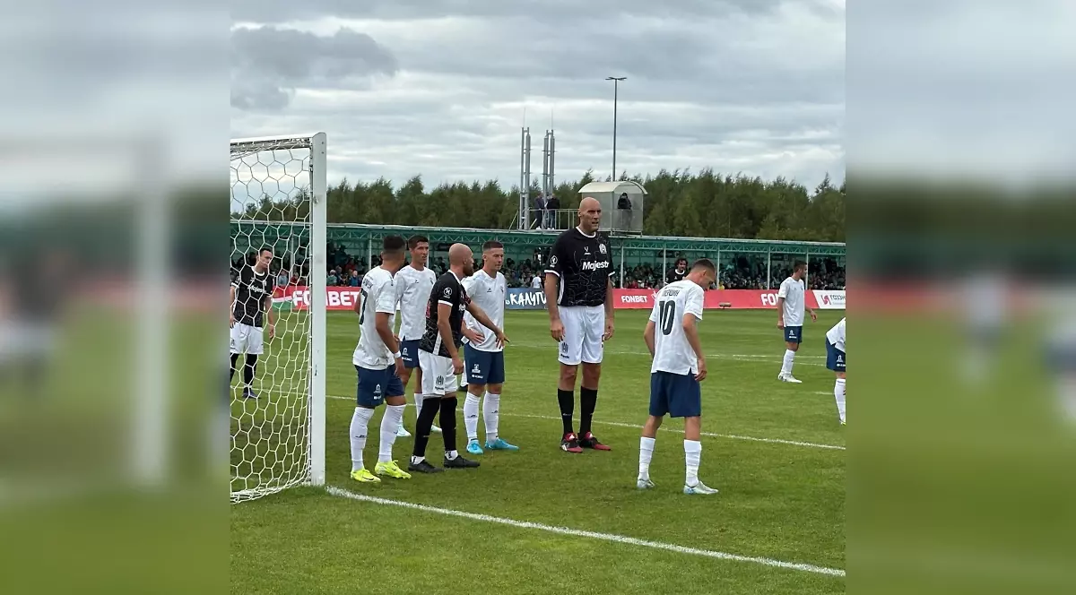 Fostul jucător din NBA devine cel mai înalt jucător într-un meci oficial de fotbal. Cine este Pavel Podkolzin