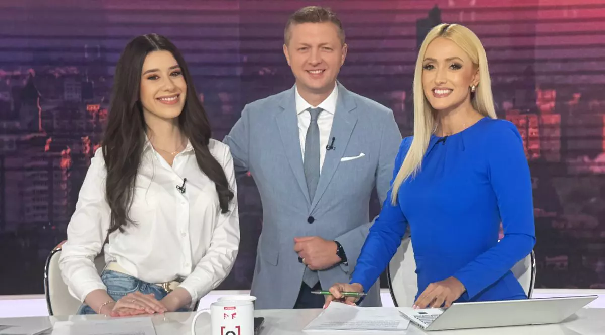 Sabina Pantazi (noua prezentatoare meteo de la Observator 6, la Antena 1), alături de Bogdan Alecsandru și Iuliana Pepene