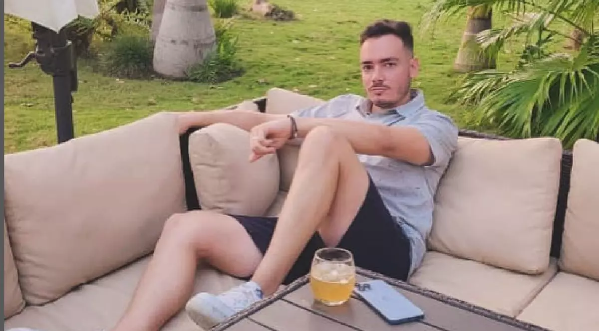 Sandro Castro, nepotul lui Fidel Castro, își bate joc de criza din Cuba, pe rețelele sociale: „Rețeta mea preferată, pui cu bere…, dar nu e pui!” | VIDEO