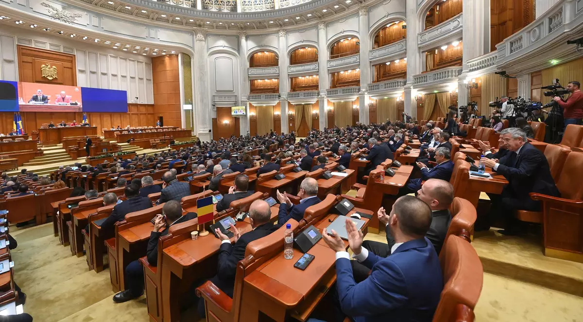 Pentru ei nu e criz&#259;: al&#539;i 100 de parlamentari primesc pensii speciale. Care este num&#259;rul total al beneficiarilor