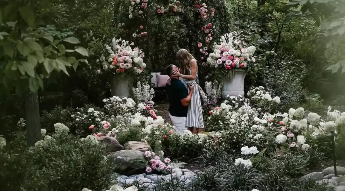 Taylor Swift a fost cerută în căsătorie de Travis Kelce. Cât ar valora inelul de logodnă și cum a reacționat Donald Trump când a auzit vestea