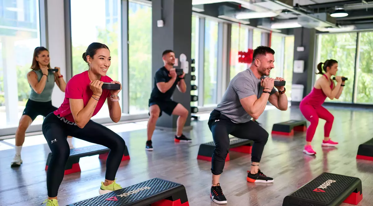 Efectul J.Lo: sala a devenit trending topic în România. Acum e momentul să începi C-Core sau Glutes, la World Class România.