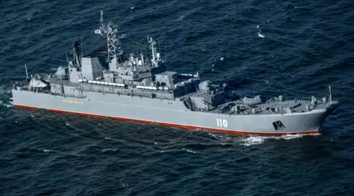 Nava de război ruseasca Aleksandr Shabalin, pe mare