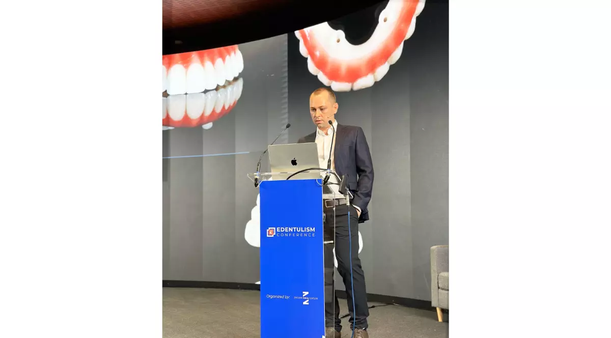 Dr. Cazacu Corrado la conferința Edentulism, din Barcelona