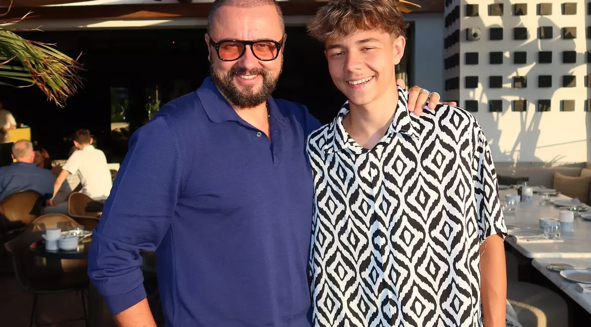 Cătălin Măruță, prima reacție după ce în urmă cu două luni, fiul lui s-a sărutat cu fiica lui Nicolai Tand, la „Beach, Please!”. „Are primii fluturi în stomac”