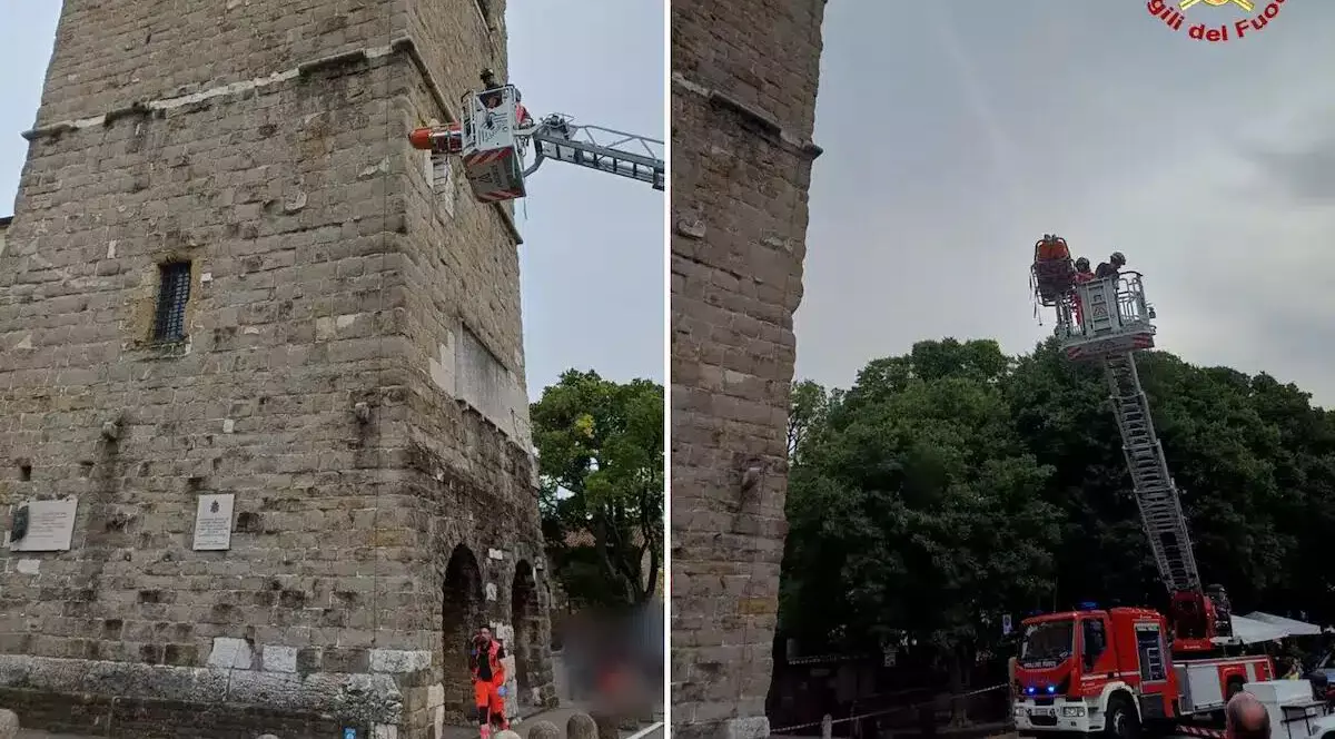 Turist blocat în turnul cu clopot, salvat cu macaraua pompierilor, la Trieste: „Urgență medicală”