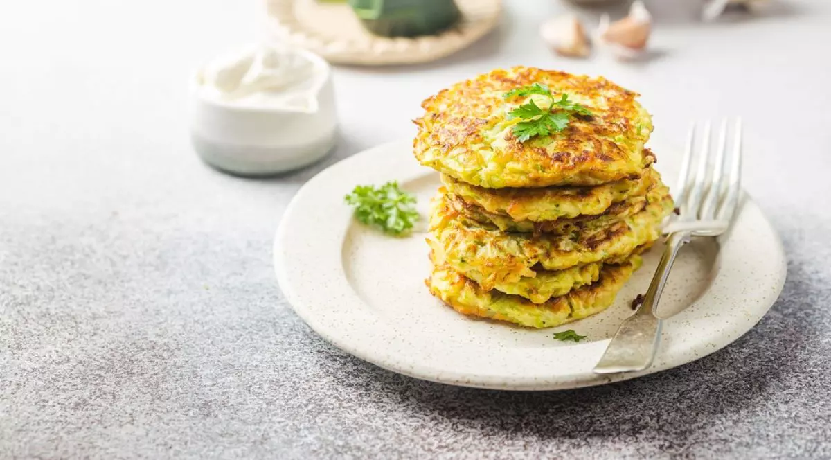 Chiftele de dovlecei – kolokithokeftedes- rețeta grecească originală