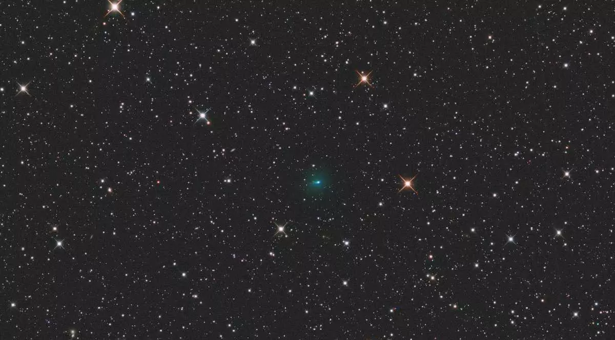 Cometa interstelară 3I/ATLAS, ]n spa'iu, ]n timp ce se deplaseaz[ spre Soare