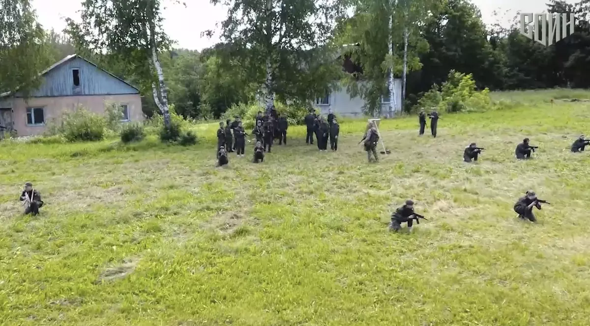 Copiii ucraineni din teritoriul invadat de armata rusă sunt forțați să învețe să lupte împtriva țării lor Foto: Profimedia