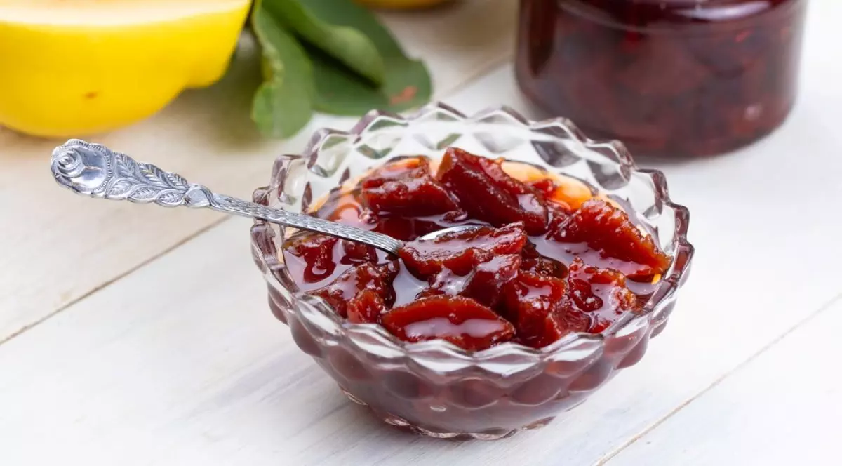 Câtă apă se pune la dulceața de gutui