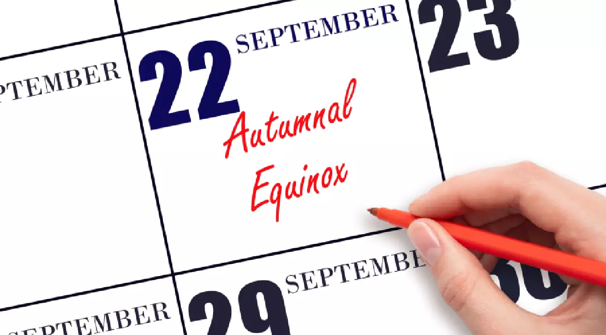 Imaginea prezintă o pagină de calendar cu o însemnare importantă. Data de 22 SEPTEMBRIE este evidențiată, iar alături de ea este scris cu litere roșii, de mână, 