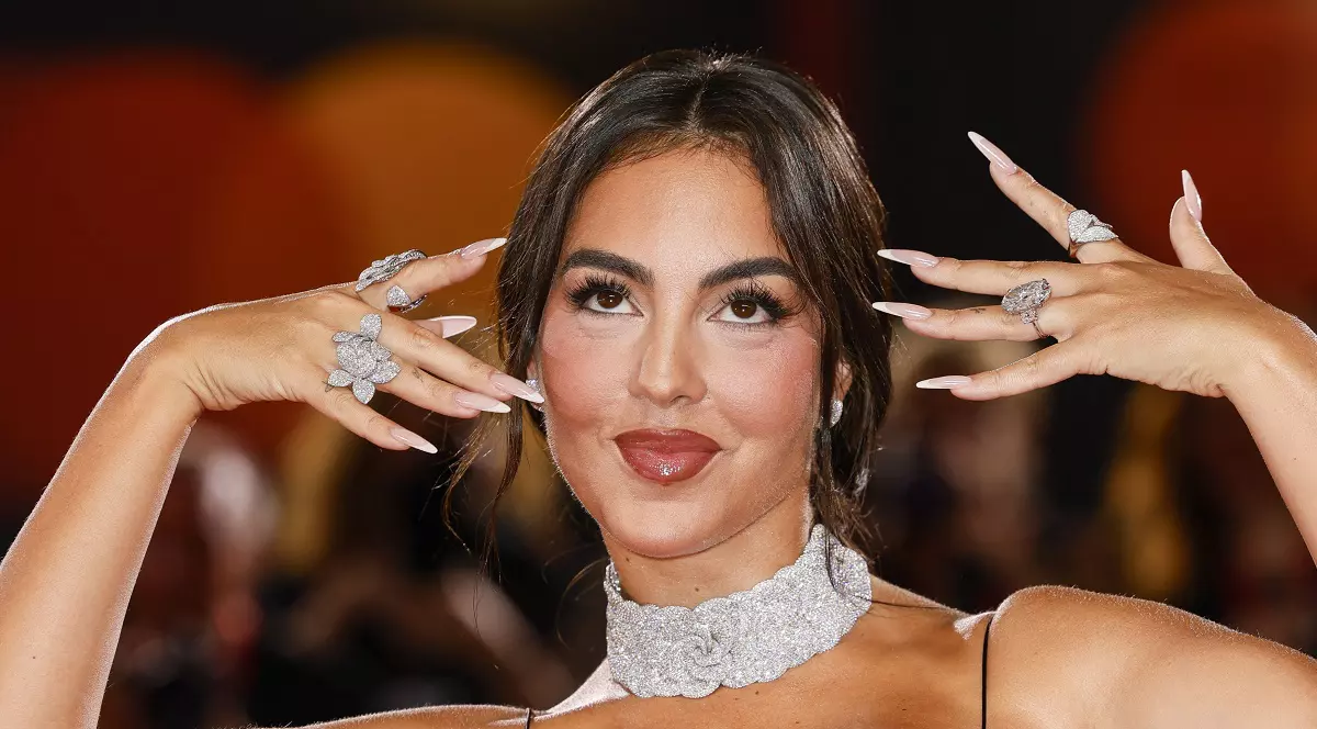 Georgina Rodriguez a apărut cu inelul de logodnă primit de la Cristiano Ronaldo. A făcut senzație la Festivalul de Film de la Veneția