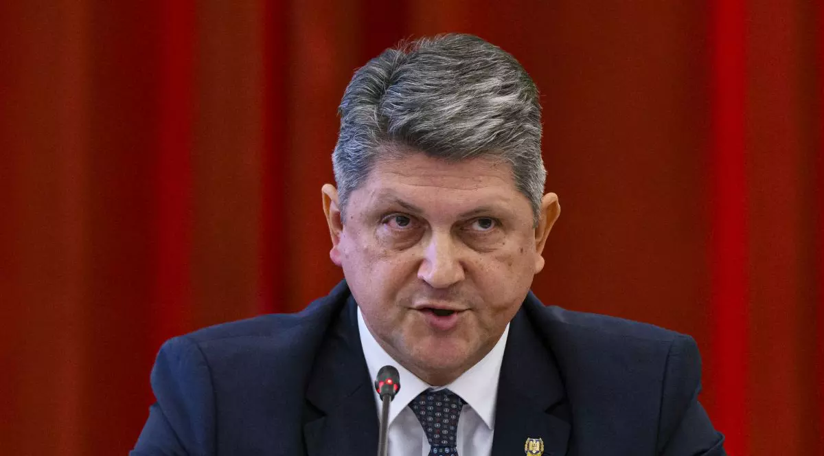 Titus Corl&#259;&#539;ean spune c&#259; &icirc;n PSD se practic&#259; intimidarea &#537;i amenin&#539;&#259;rile: &bdquo;nu m-am afi&#351;at, n-am spus, nu m-am v&#259;itat, nu mi-am rupt haina de pe mine&rdquo;