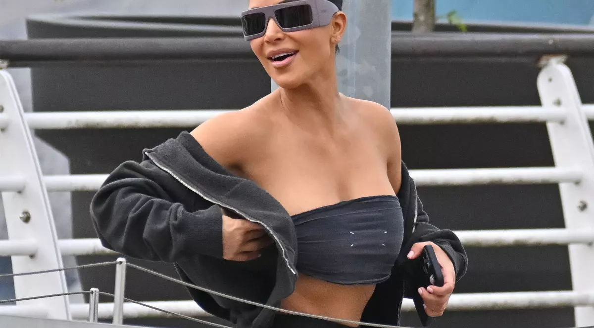 Cum se menține Kim Kardashian în formă la 44 de ani. Are o rutină de sport strictă: „Fac multe exerciții cu greutăți”