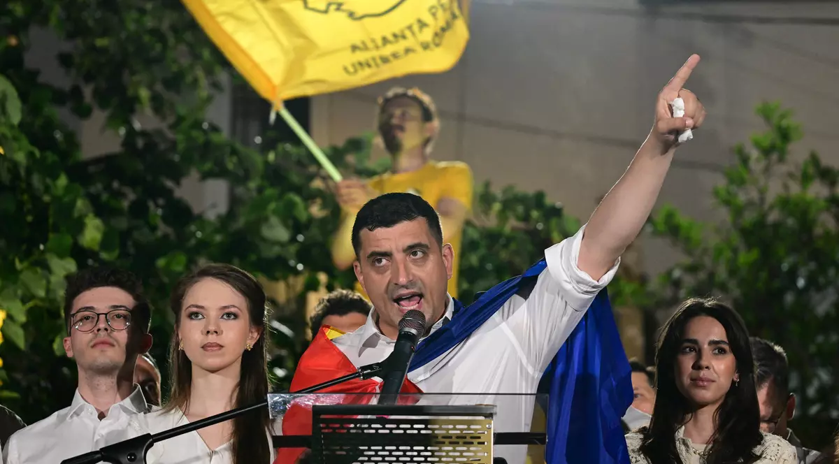 Liderul partidului naționalist-suveran AUR (Alianța pentru Unirea Românilor) din România, George Simion