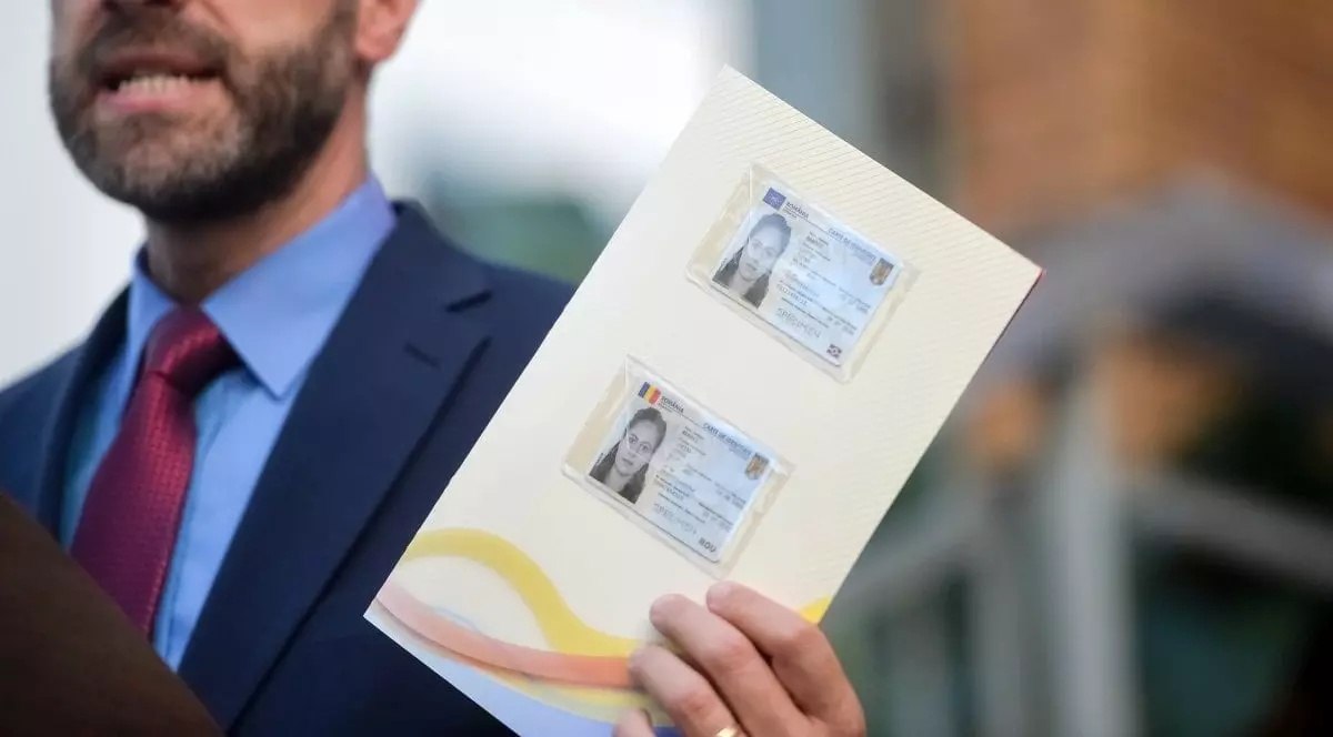 Așa arată cartea electronică de identitate