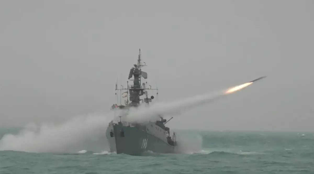O rachetă hipersonică este lansată de pe o navă de luptă britanică, septembrie 2025