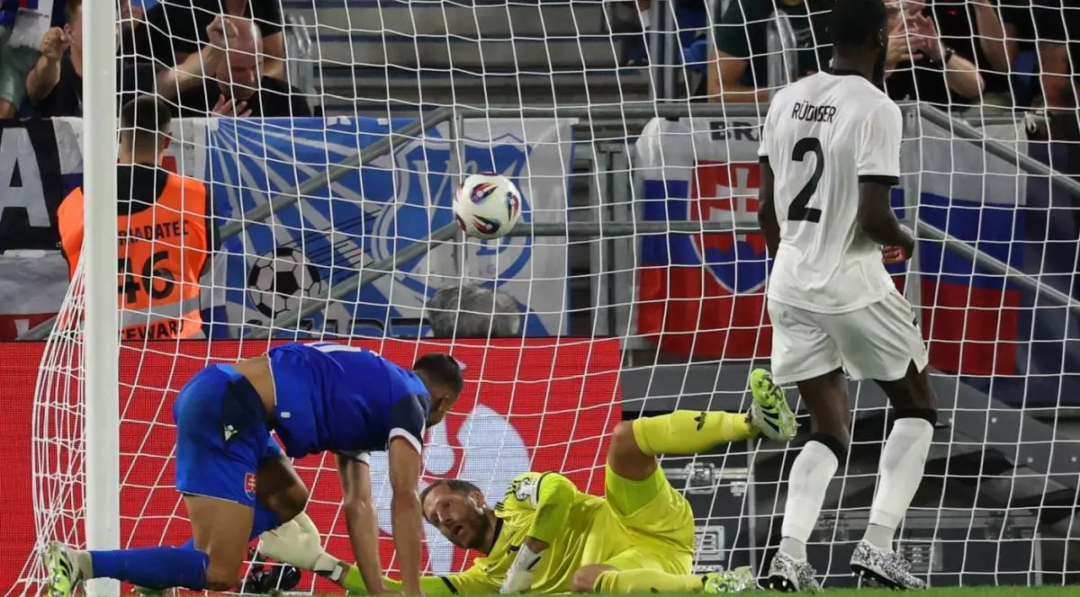 Fază din meciul de fotbal Slovacia - Germania, dipsutat în preliminariile CM 2026, 4 septembrie 2026