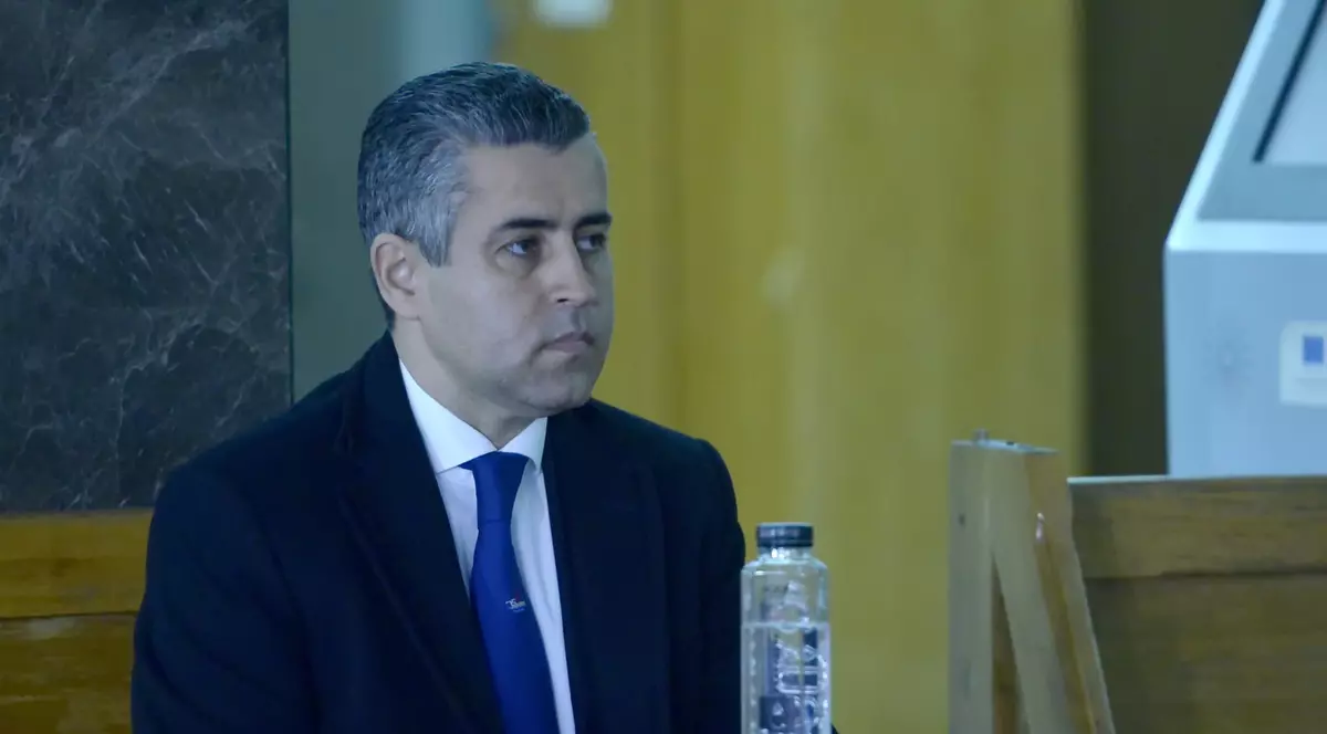 Omul de afaceri Remus Truica s-a prezentat la sediul Inaltei Curti de Casatie si Justitie, vineri 11 martie 2016. Procurorii DNA au contestat decizia Curtii de Apel Brasov de saptamana trecuta, care a respins cererea de arestare a lui Remus Truica, dupa ce a fost pus sub acuzare, alaturi de Paul al Romaniei, pentru noi fapte de abuz in serviciu si spalare a banilor.