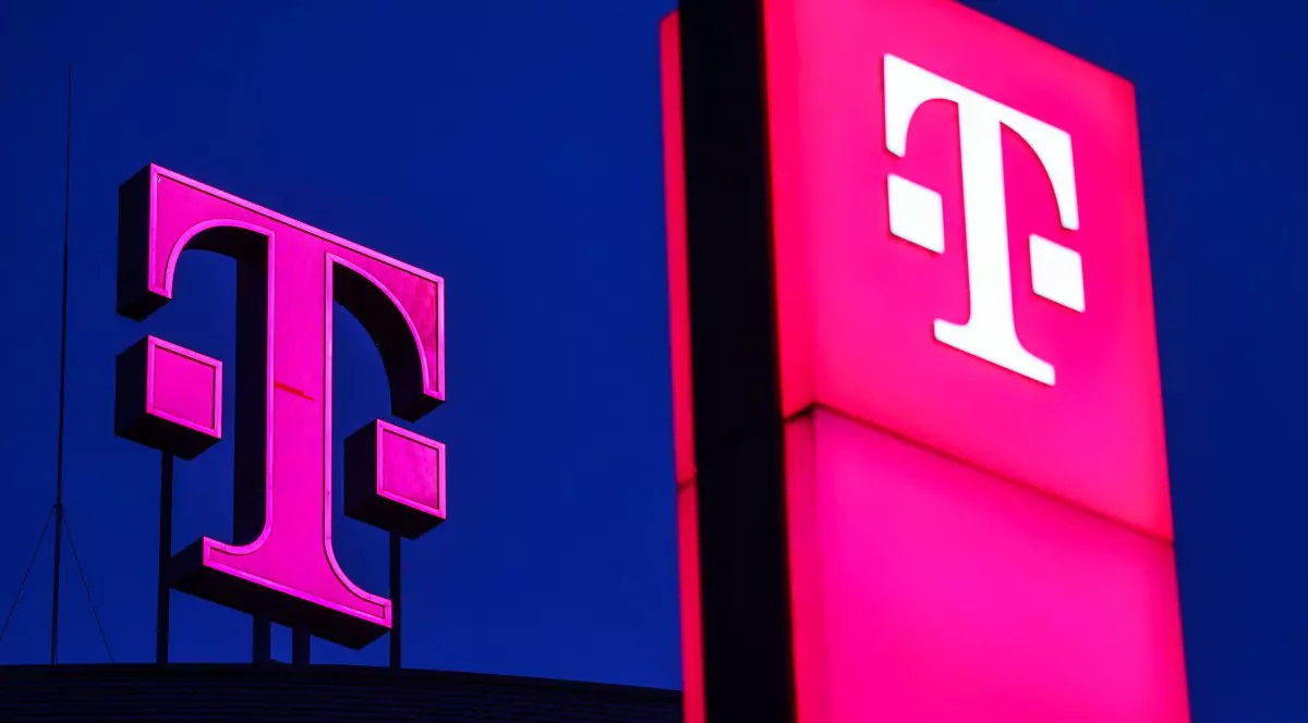 Clien&#539;ii Telekom se &icirc;mpart &icirc;ntre Vodafone &#537;i Digi, dup&#259; v&acirc;nzarea companiei