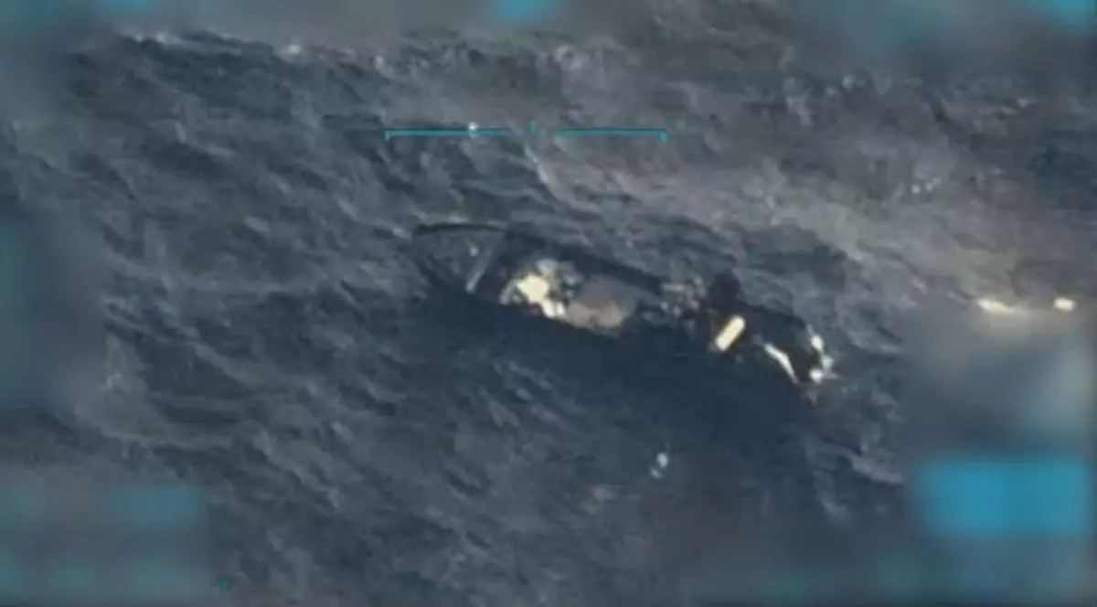 Imagine din satelit cu un vas pe asă
