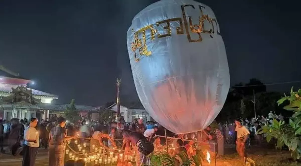 Cel puțin 24 de persoane au fost ucise și alte 47 au fost rănite în timpul unui protest față de guvernul militar din Myanmar, după ce dintr-un paramotor s-au aruncat două bombe asupra mulțimii, 6 octombrie 2025