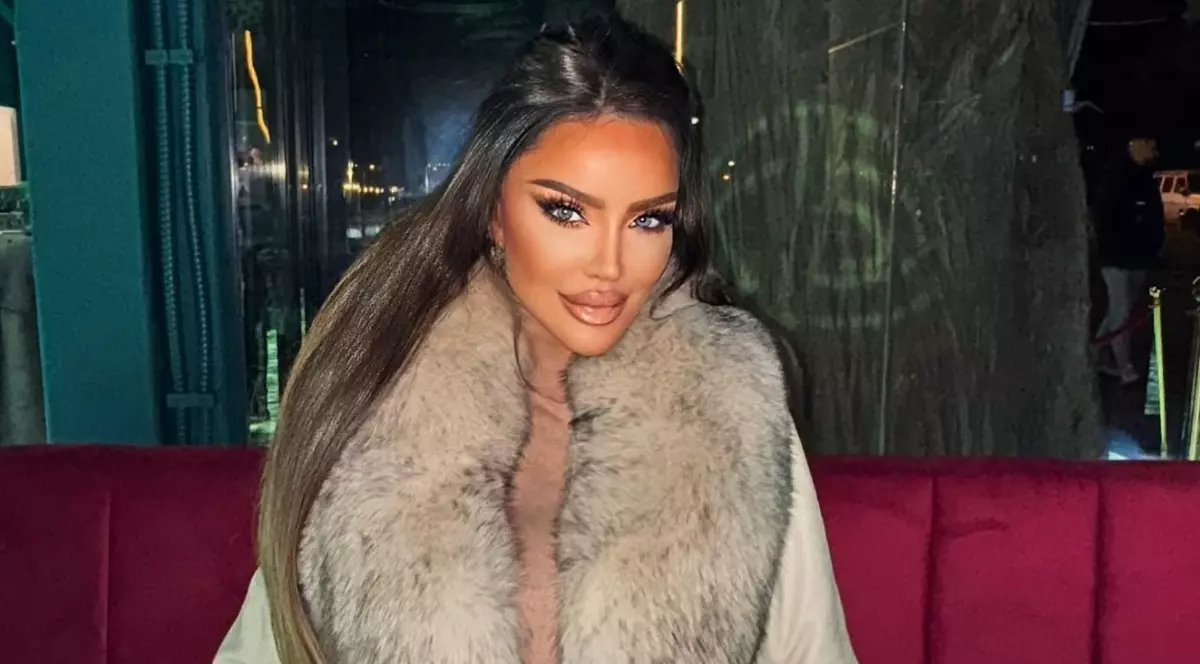 Antrenamentul pe care Bianca Drăgușanu îl practică pentru a se menține. Îmbrăcată în salopetă mulată, a zis: „Nu credeam că o să îmi placă”