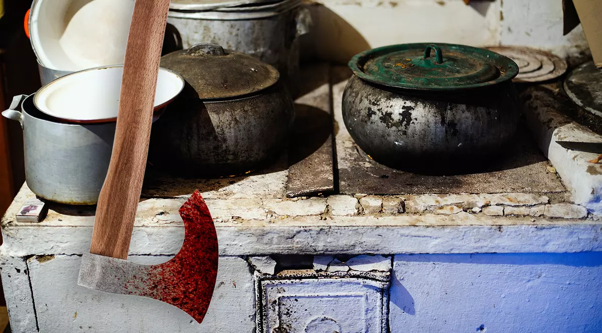Colal topor cu sange, ceaun pe o plita veche. Foto ilustrativ Shutterstock