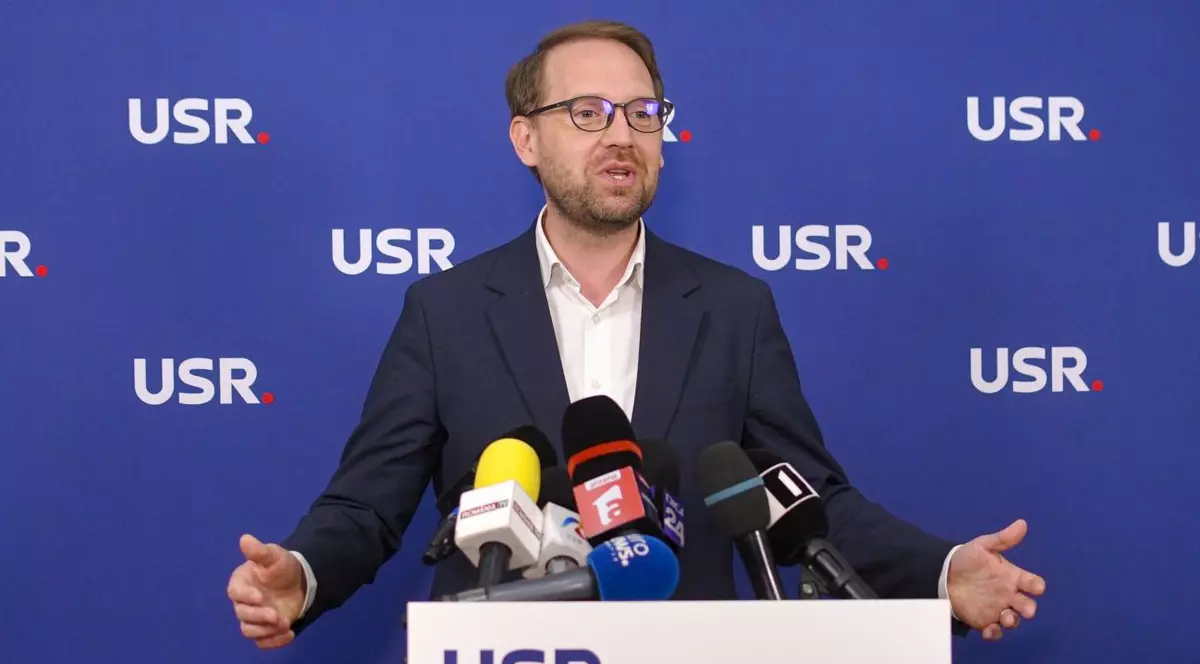 Dominic Fritz a recunoscut c&#259; a propus-o pe cumnata lui C&#259;t&#259;lin Drul&#259;, Alina G&icirc;rbea, la MIPE: &bdquo;Jego&#537;ii &icirc;ncearc&#259; s&#259; reduc&#259; femeile la t&#259;cere&rdquo;