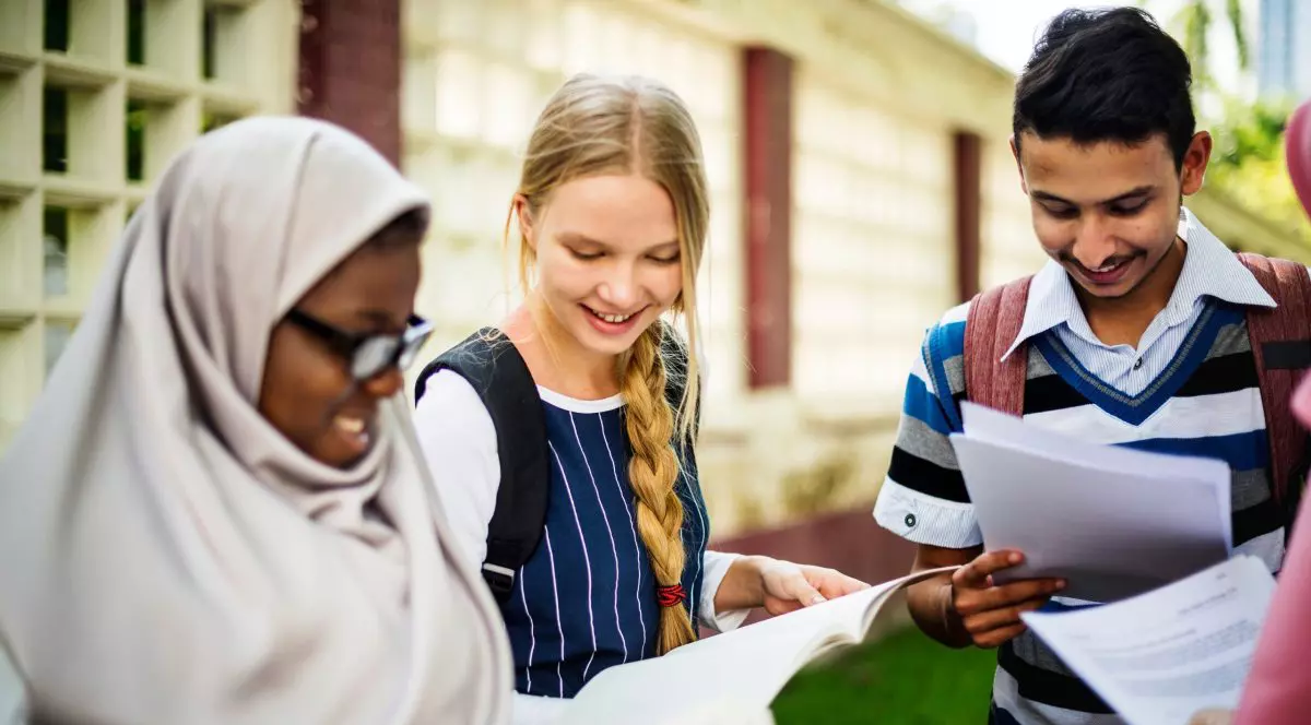 Grup de elevi Arabia Saudită