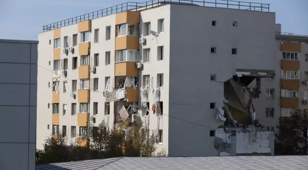 Un bloc unde a avut loc o explozie