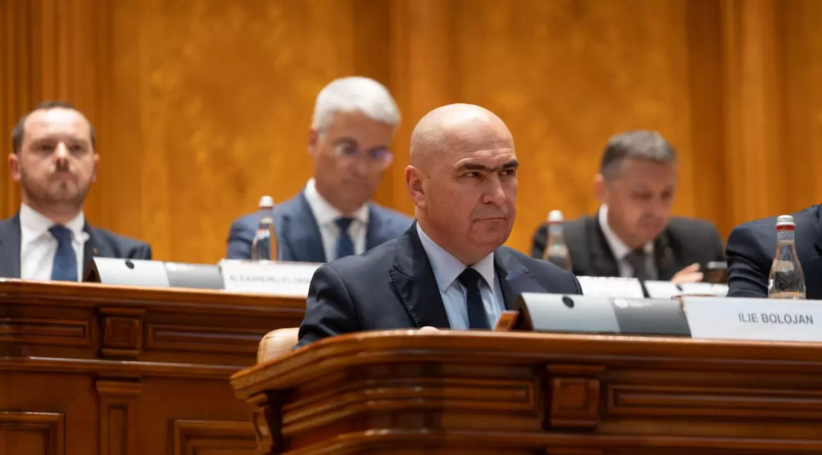 Ilie Bolojan participând la o ședință a Parlamentului României.