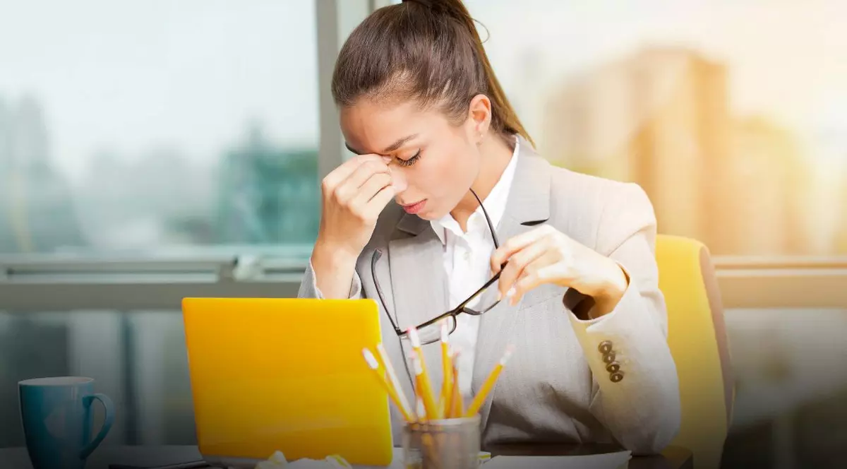 Stresul îți poate distruge zâmbetul? 7 conexiuni ascunse dintre psihic și sănătatea dentară