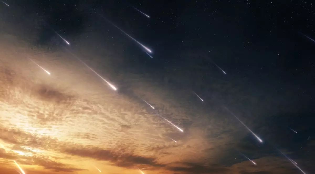 Orionidele 2025 - când poţi vedea ploaia de stele - Imagine cu meteori surprinşi pe cer la asfinţit, în timpul fenomenului Orionide