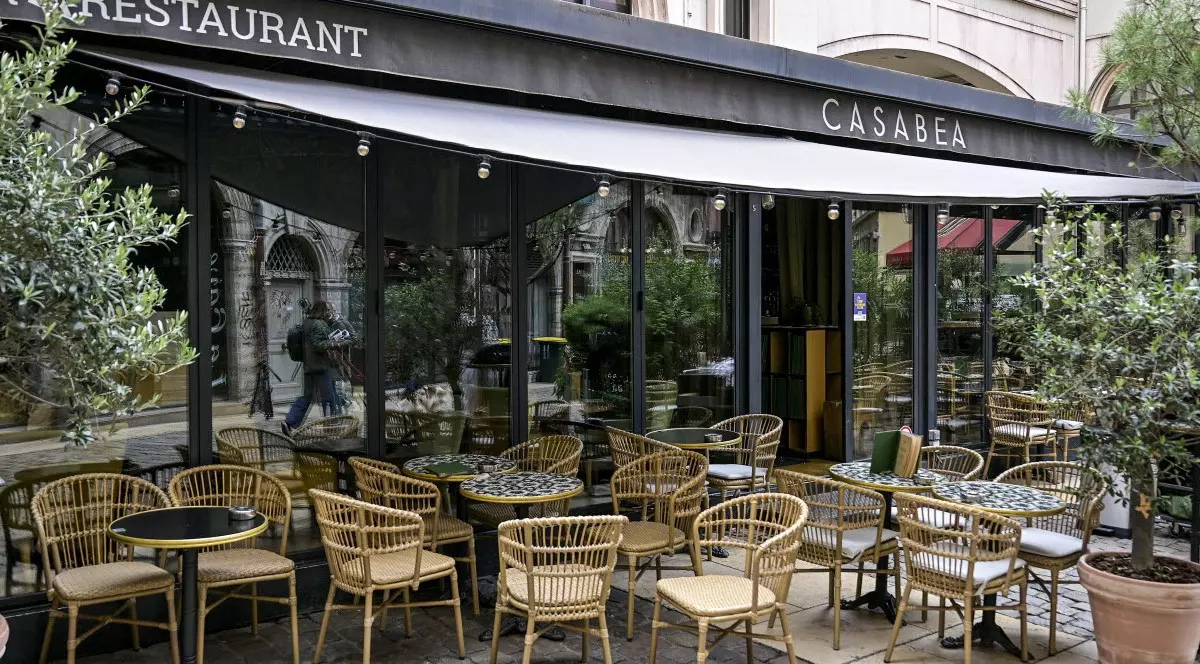 Terasa restaurantului înainte de incendiu. Foto Le Progres