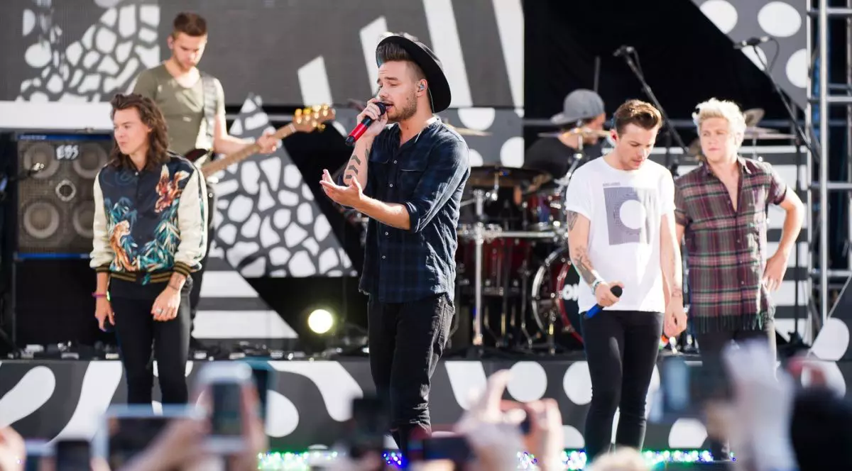 One Direction members, from left, Harry Styles, Liam Payne, Louis Tomlinson and Niall Horan perform on ABC's "Good Morning America" at Rumsey Playfield/SummerStage on Tuesday, Aug. 4, 2015, in New York.,Image: 715650966, License: Rights-managed, Restrictions: This content is intended for editorial use only. For other uses, additional clearances may be required., Model Release: no, Pictured: Charles Sykes,Harry Styles,Liam Payne,Louis Tomlinson,Niall Horan,Niall Horan; Louis Tomlinson; Harry Styles; Liam Payne