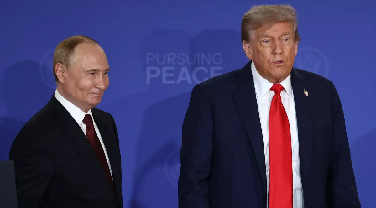 Vladimir Putin (stânga) și Donald Trump la summitul din Alaska. Imagine cu caracter ilustrativ Foto: Hepta