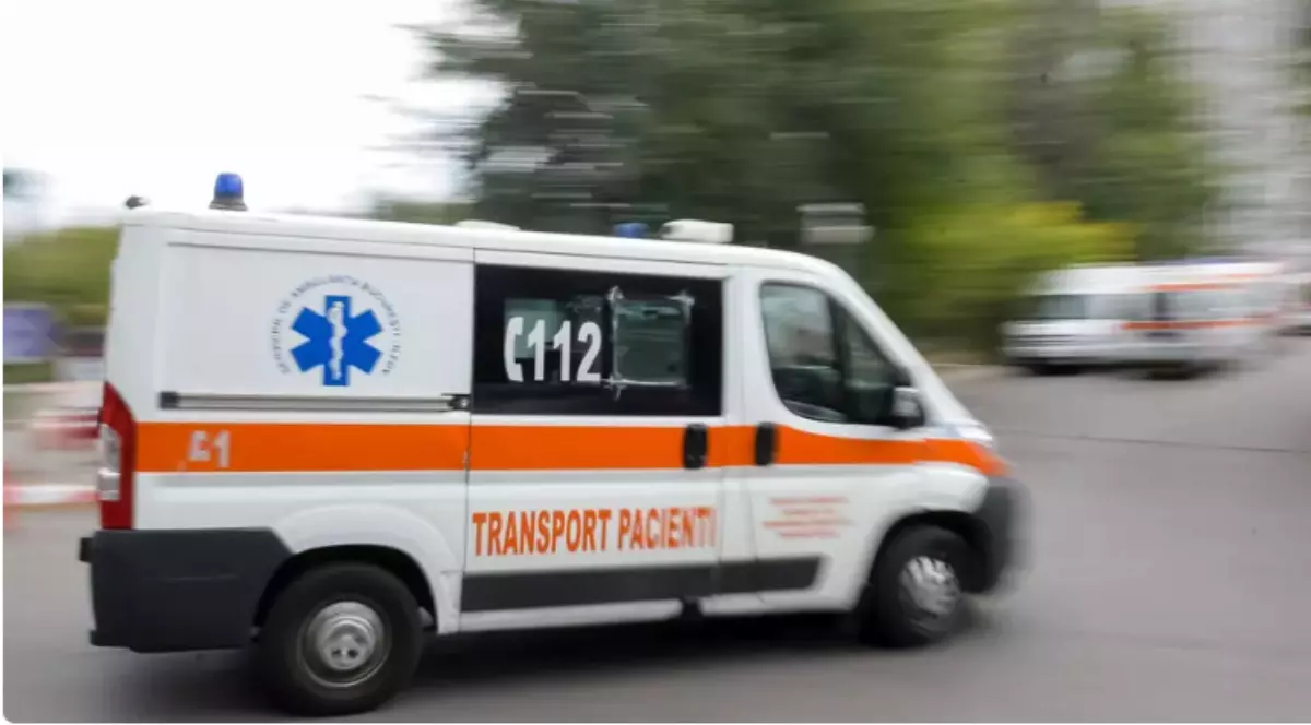O ambulanță în mișcare.