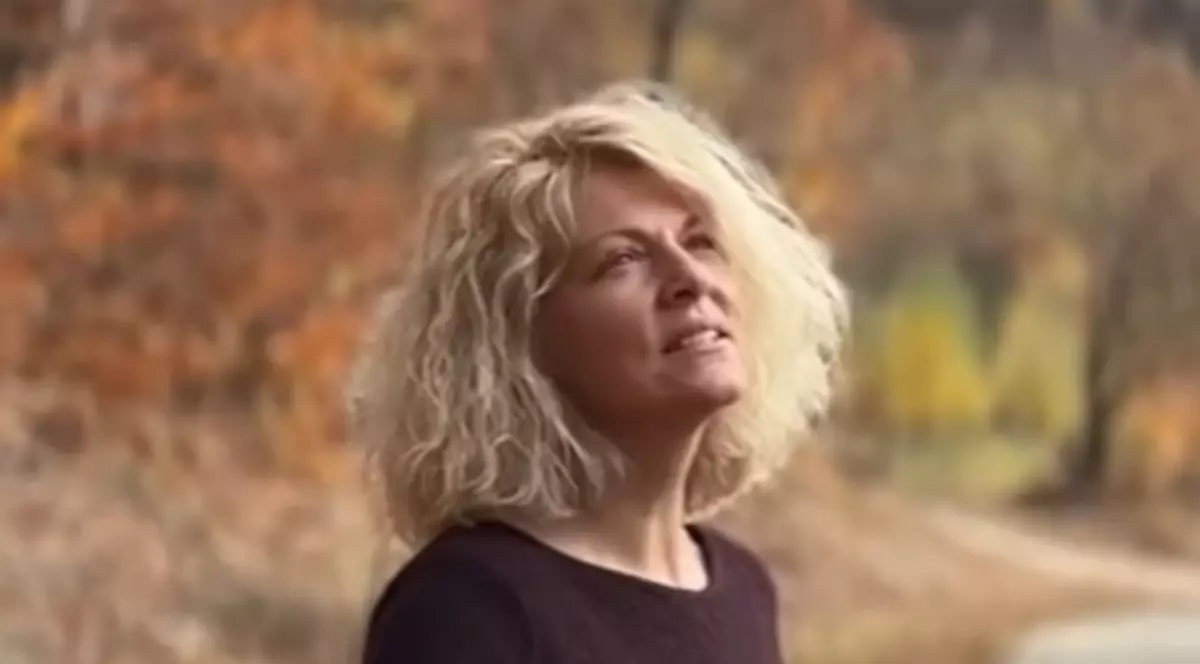 Dana Nălbaru revine în muzică. Melodia pe care o va lansa alături de un videoclip filmat în Argeș: „Din dragoste pentru Dumnezeu”